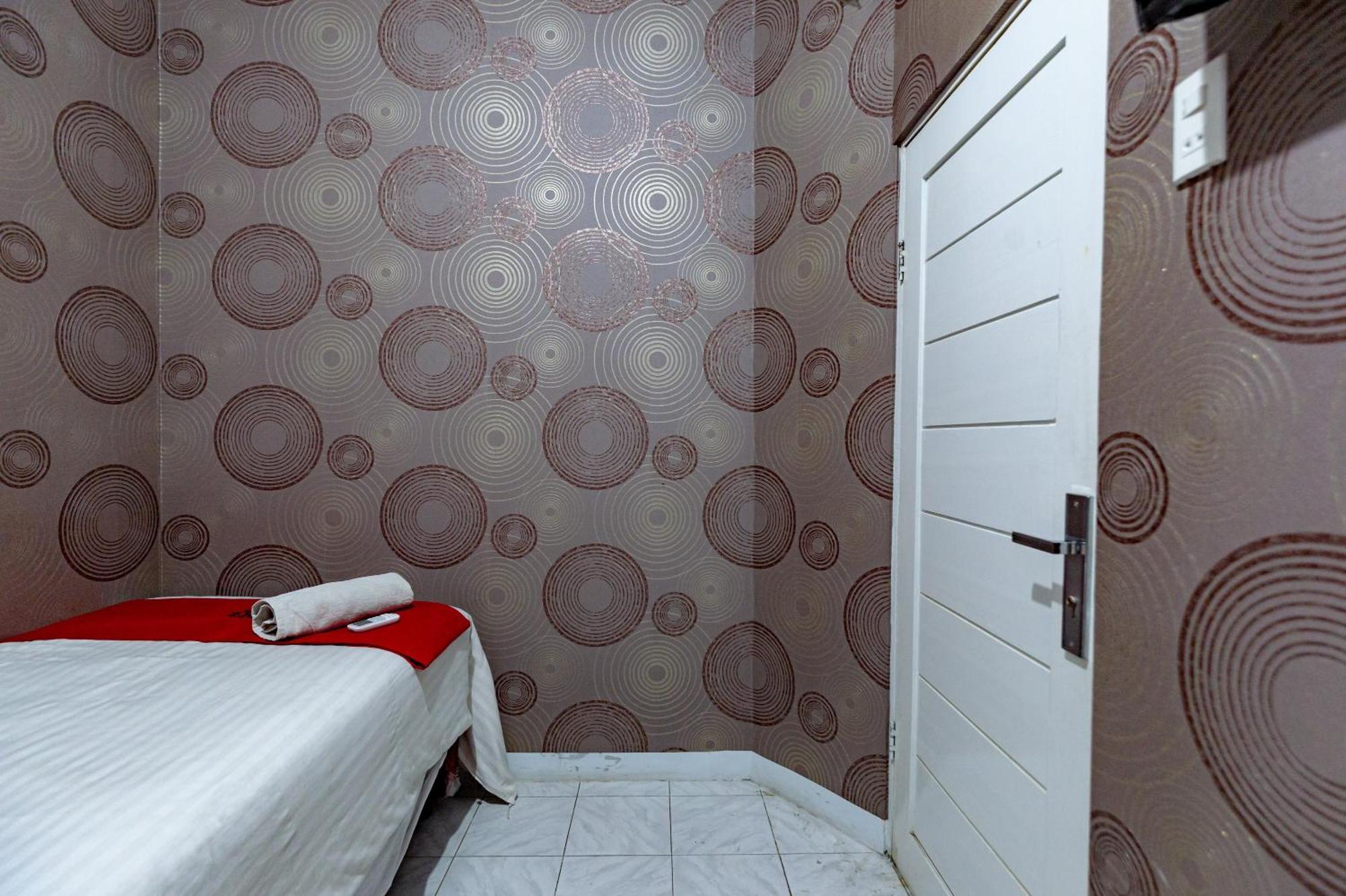 Hotel Reddoorz Near Rsud Dr Pringadi Medan 3 Exterior foto